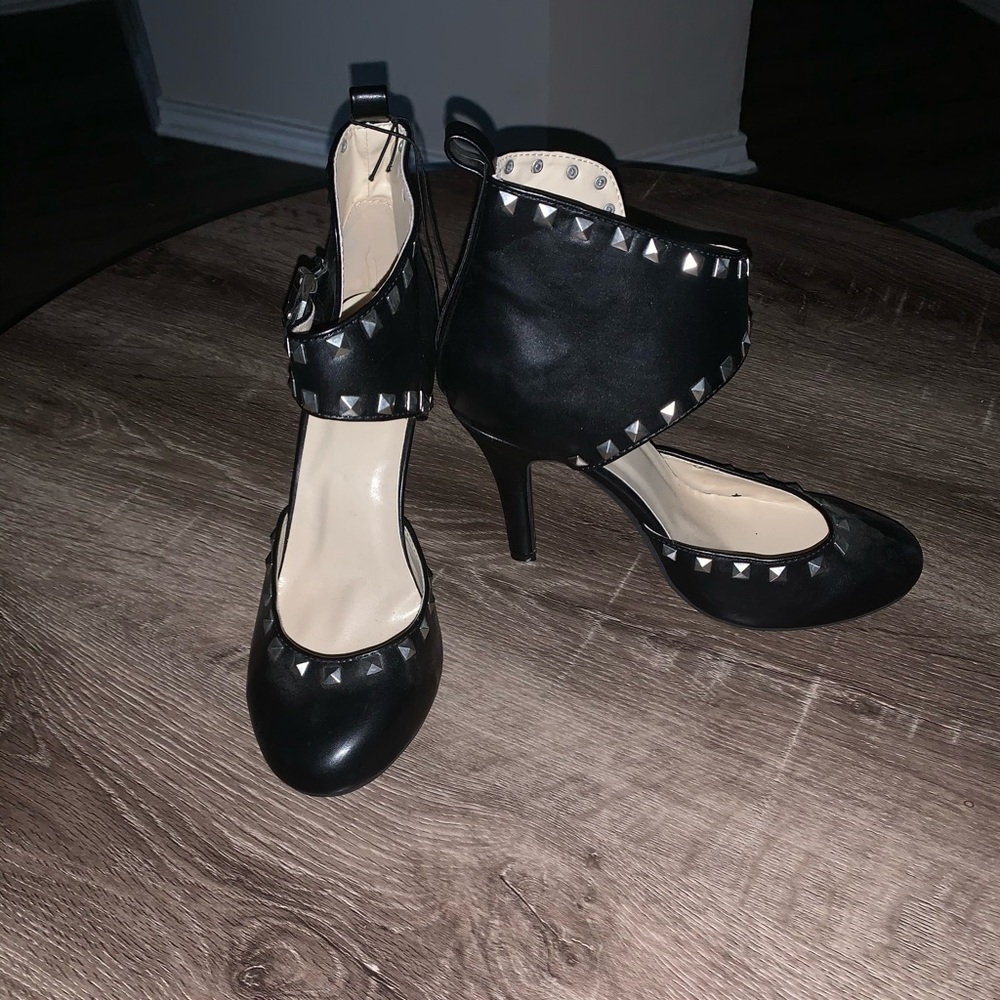 Ladies Pumps